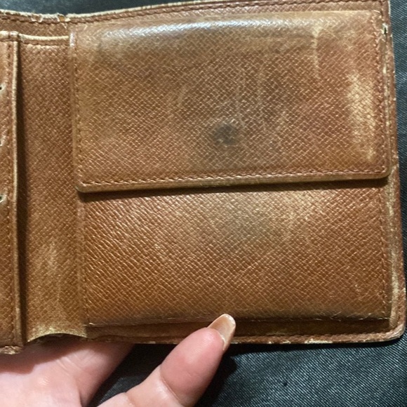 LV Mens Wallet - Picture 3 of 9